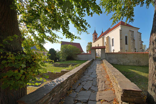 Kraj blanických rytířů - kostel sv. Bartoloměje Kondrac